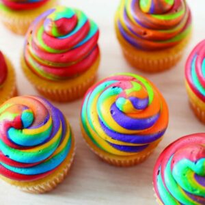 Cupcakes de colorante con glaseado